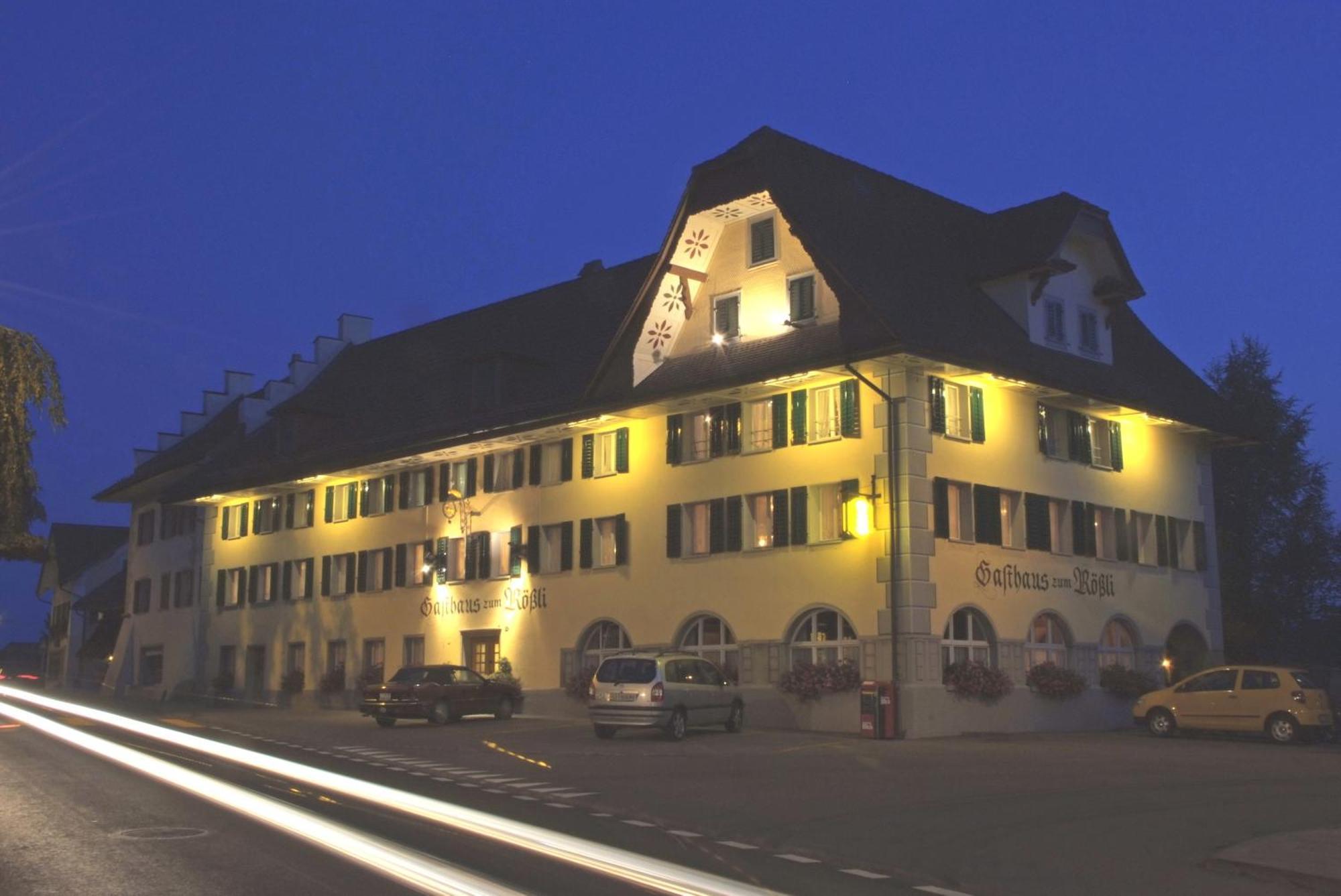 Gasthaus Zum Roessli Hotel Triengen Exterior photo